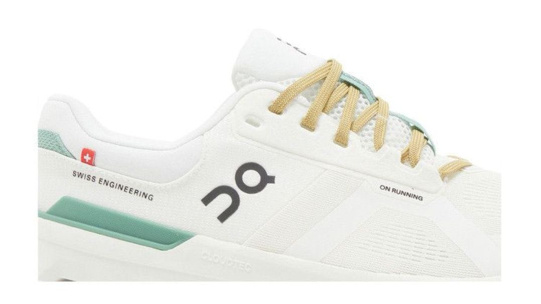 On Cloudrunner 2 'Undyed Green'