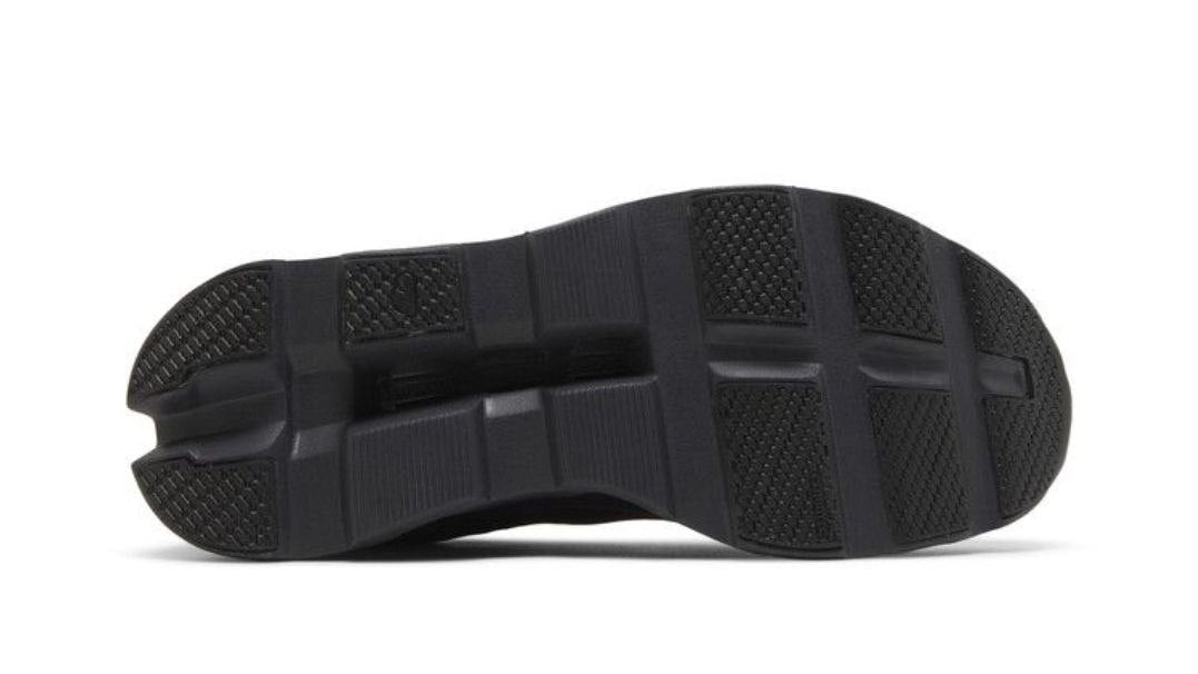 On Cloudmonster 'Black'