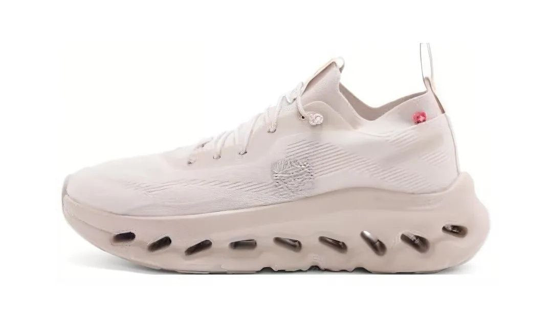 On Cloudtilt Loewe 'Sand'