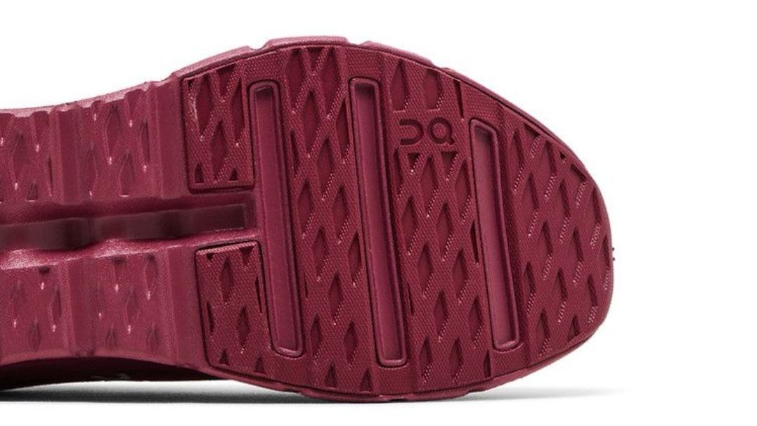 On Cloudtilt 'Beet Red'