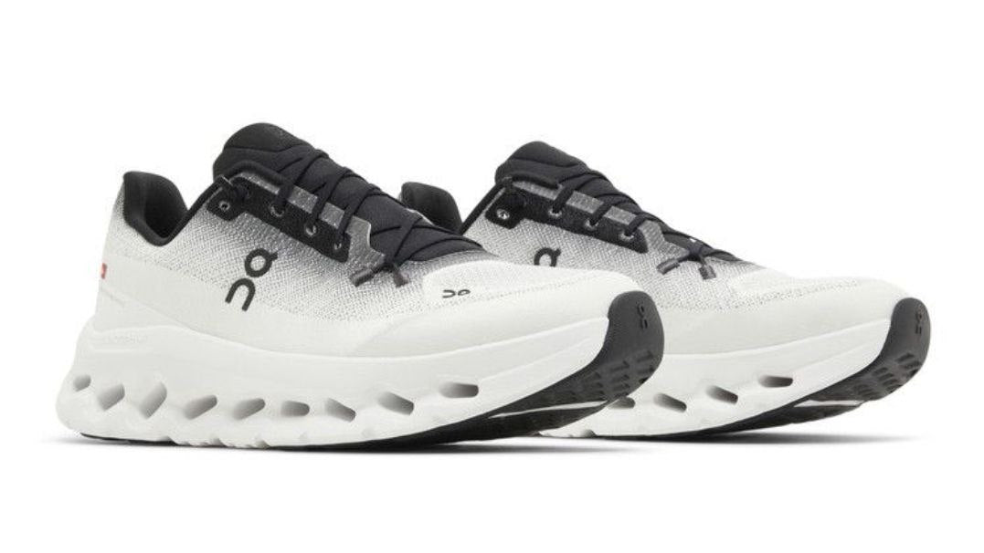 On Cloudtilt 'Black Ivory'