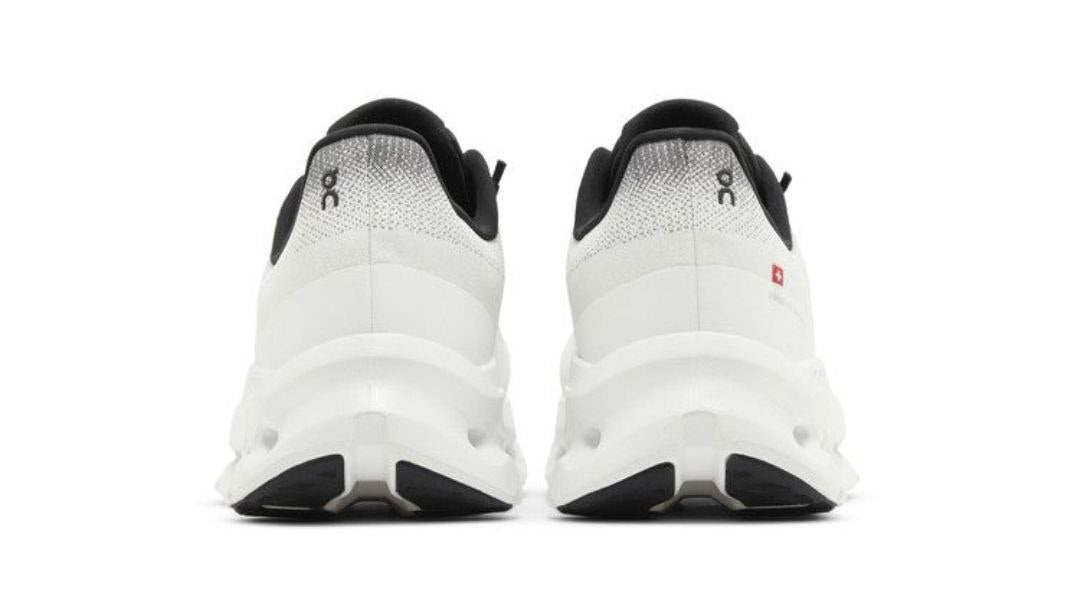 On Cloudtilt 'Black Ivory'