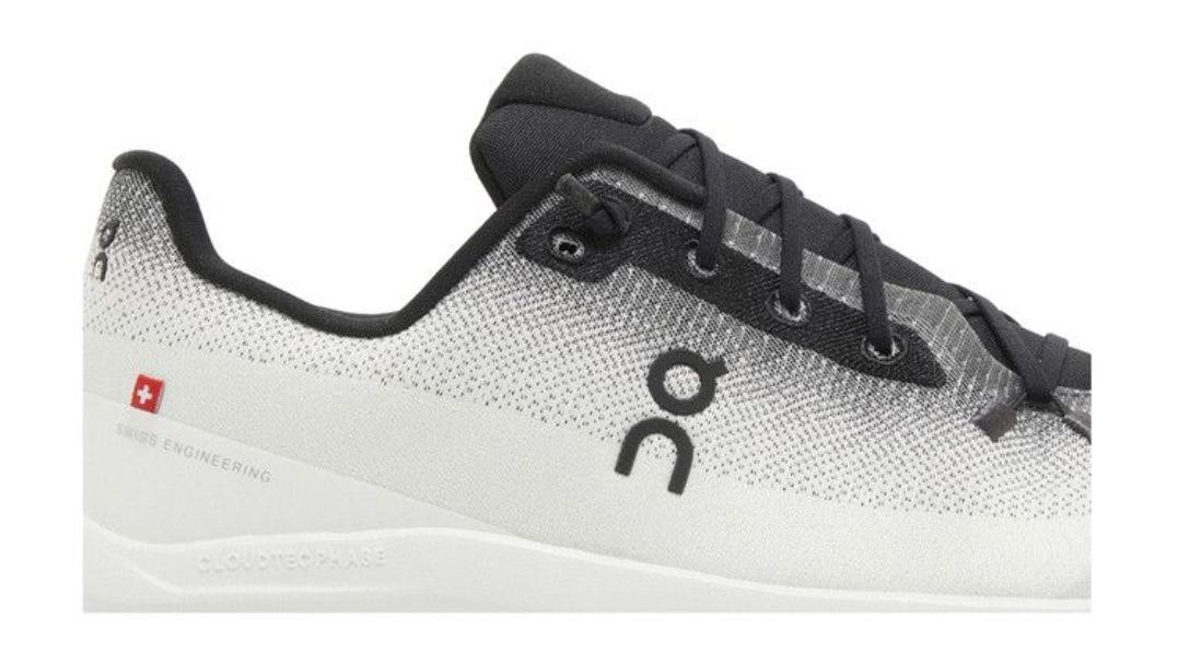 On Cloudtilt 'Black Ivory'