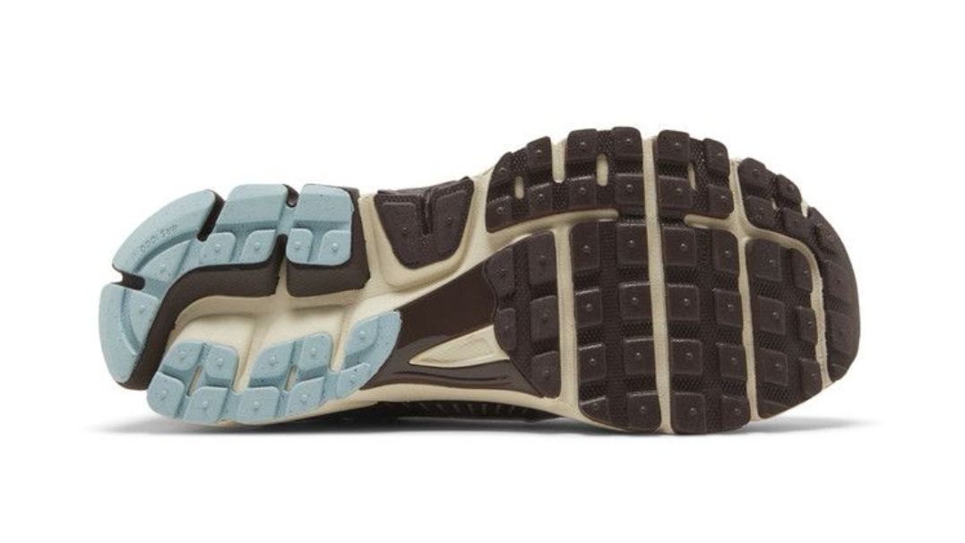 Air Zoom Vomero 5 'Earth Fossil'