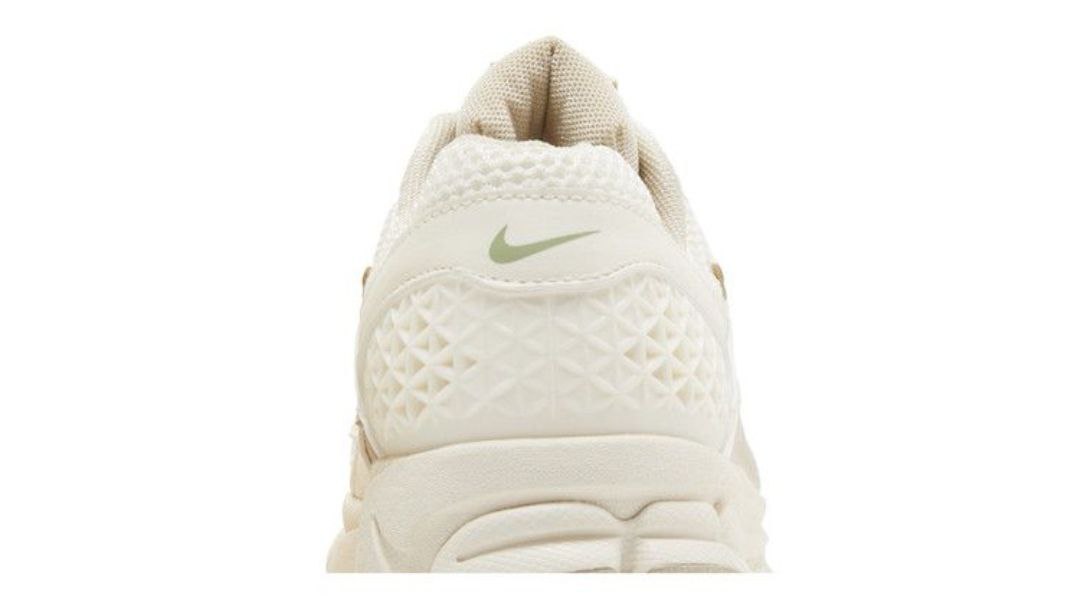 Air Zoom Vomero 5 'Pale Ivory Sanddrift'
