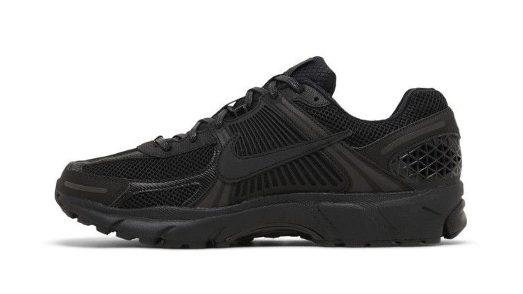 Air Zoom Vomero 5 'Triple Black'