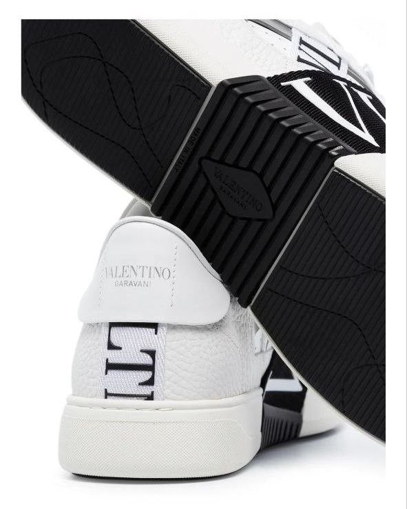 Valention Garavani 'White'
