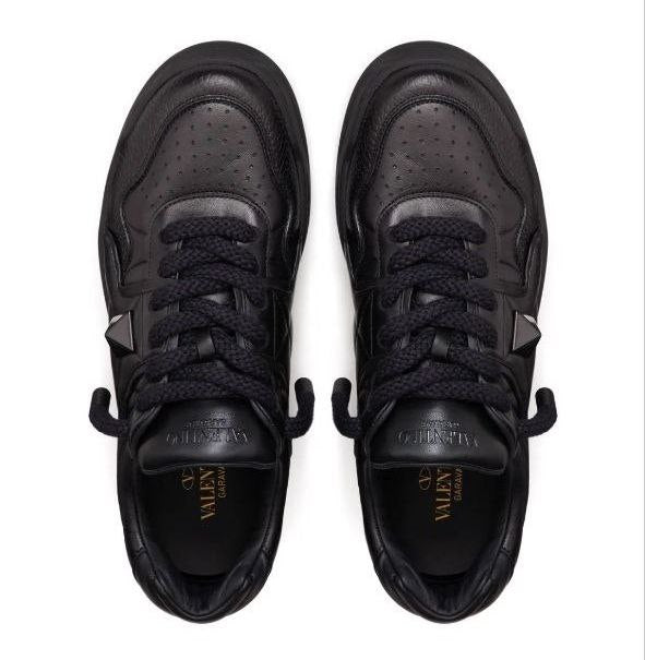 Valention Garavani One std 'Balck'