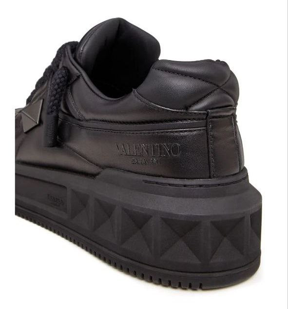Valention Garavani One std 'Balck'