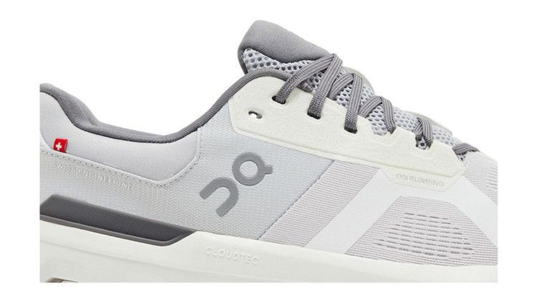 On Cloudrunner 2 'Frost White'