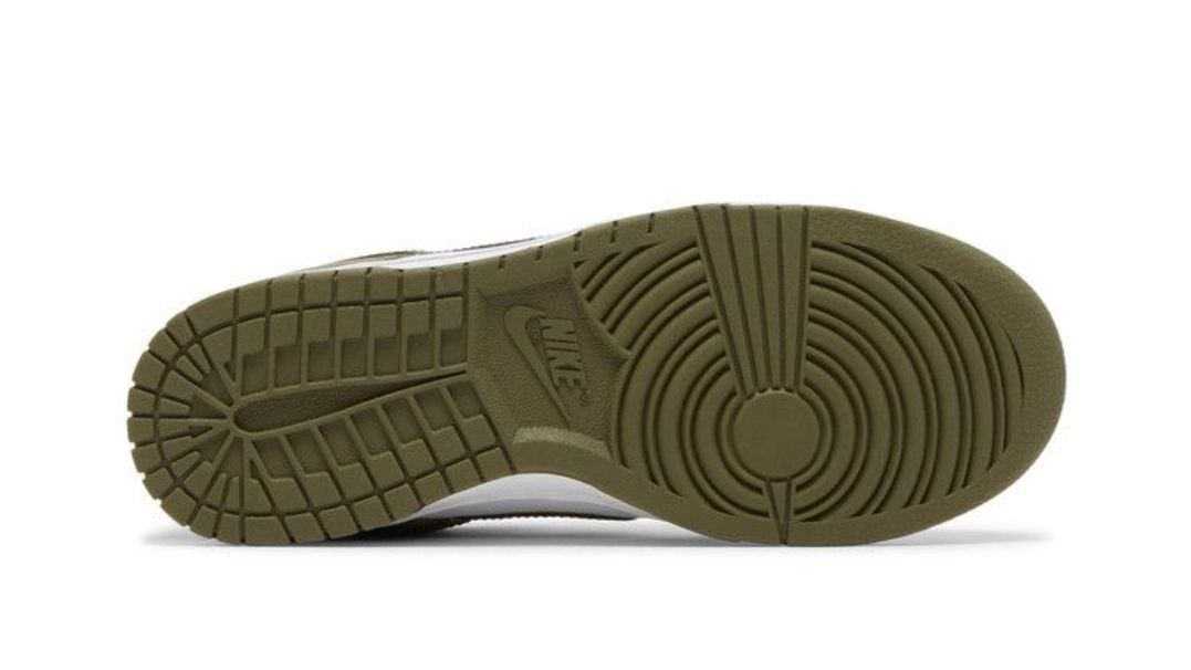 Nike Dunk Low 'Medium Olive'