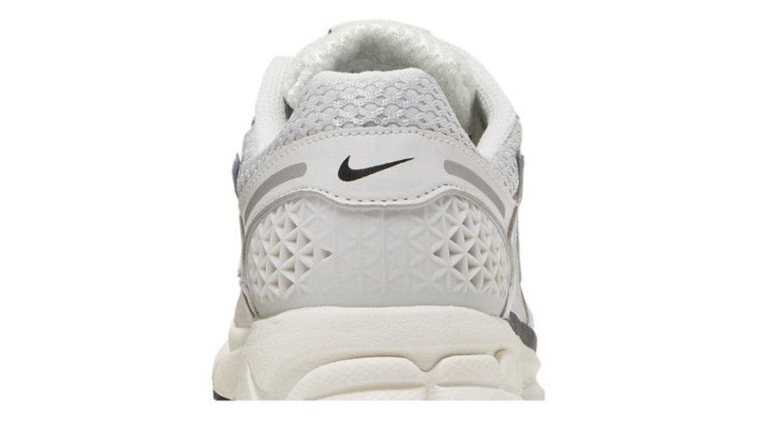 Air Zoom Vomero 5 'Photon Dust Metallic Silver'