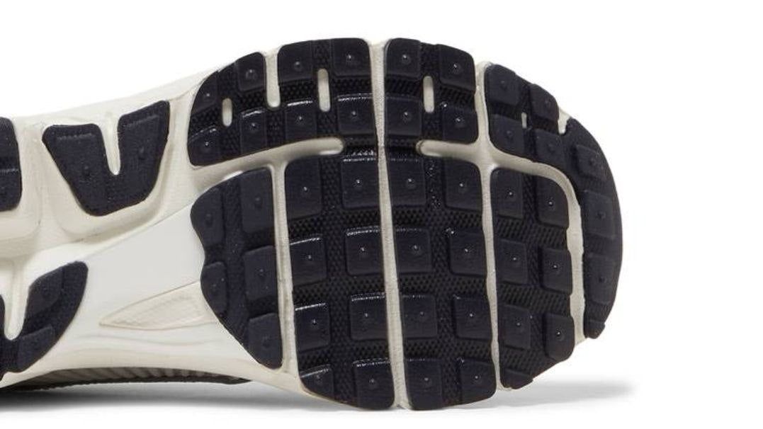 Air Zoom Vomero 5 'Photon Dust Metallic Silver'