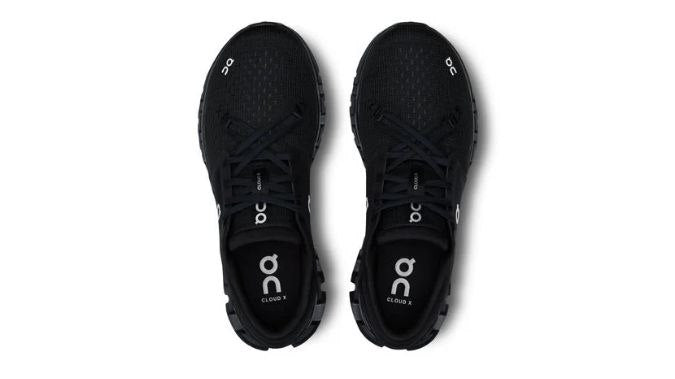 On Cloud × 4 'Black'