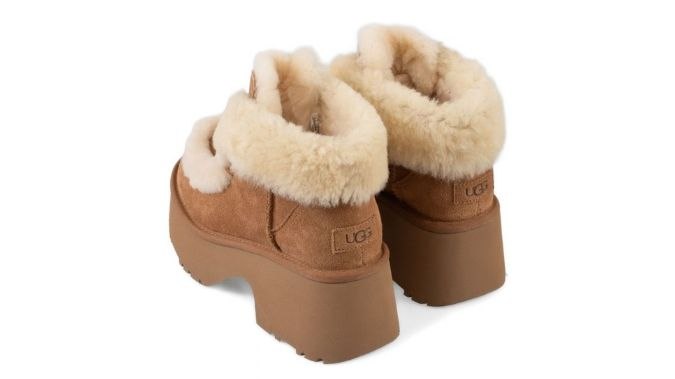 UGG Esmee Lace Up 'Chestnut'