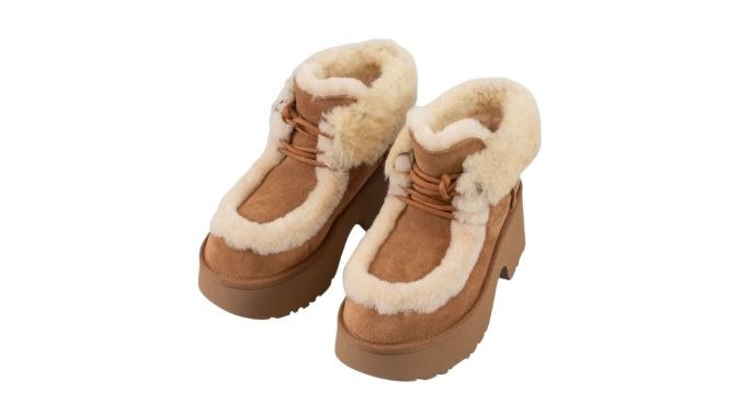 UGG Esmee Lace Up 'Chestnut'