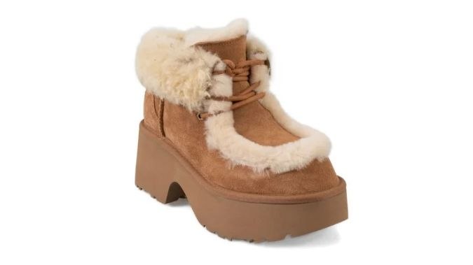 UGG Esmee Lace Up 'Chestnut'
